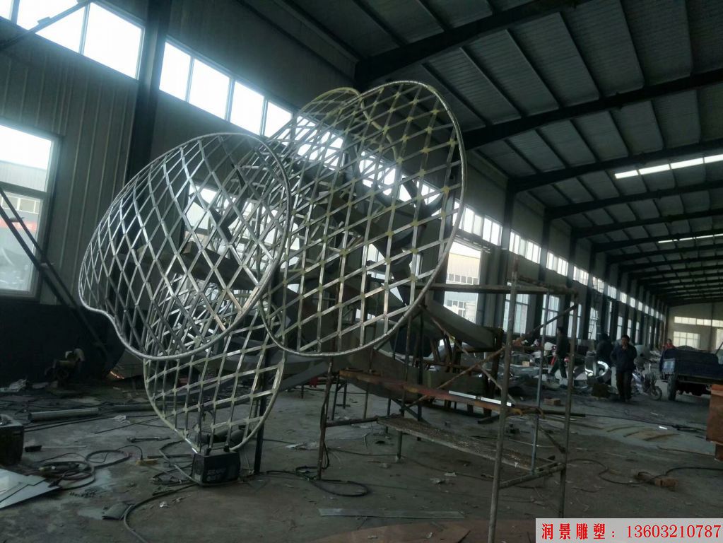 不锈钢白色大树雕塑,树形雕塑景观