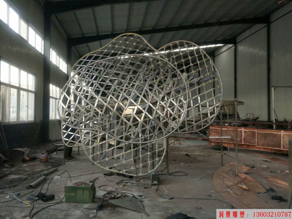 不锈钢白色大树雕塑,树形雕塑景观